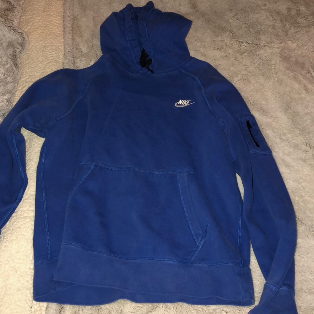 blue nike sweatshirt